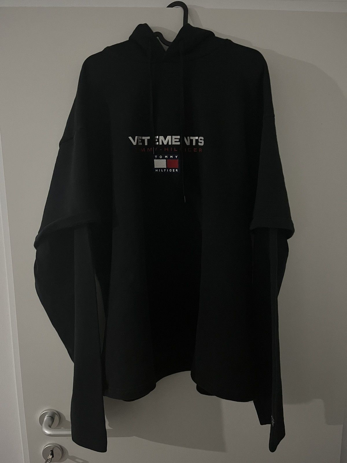 Vetements x Tommy Hilfiger Hoodie Tops