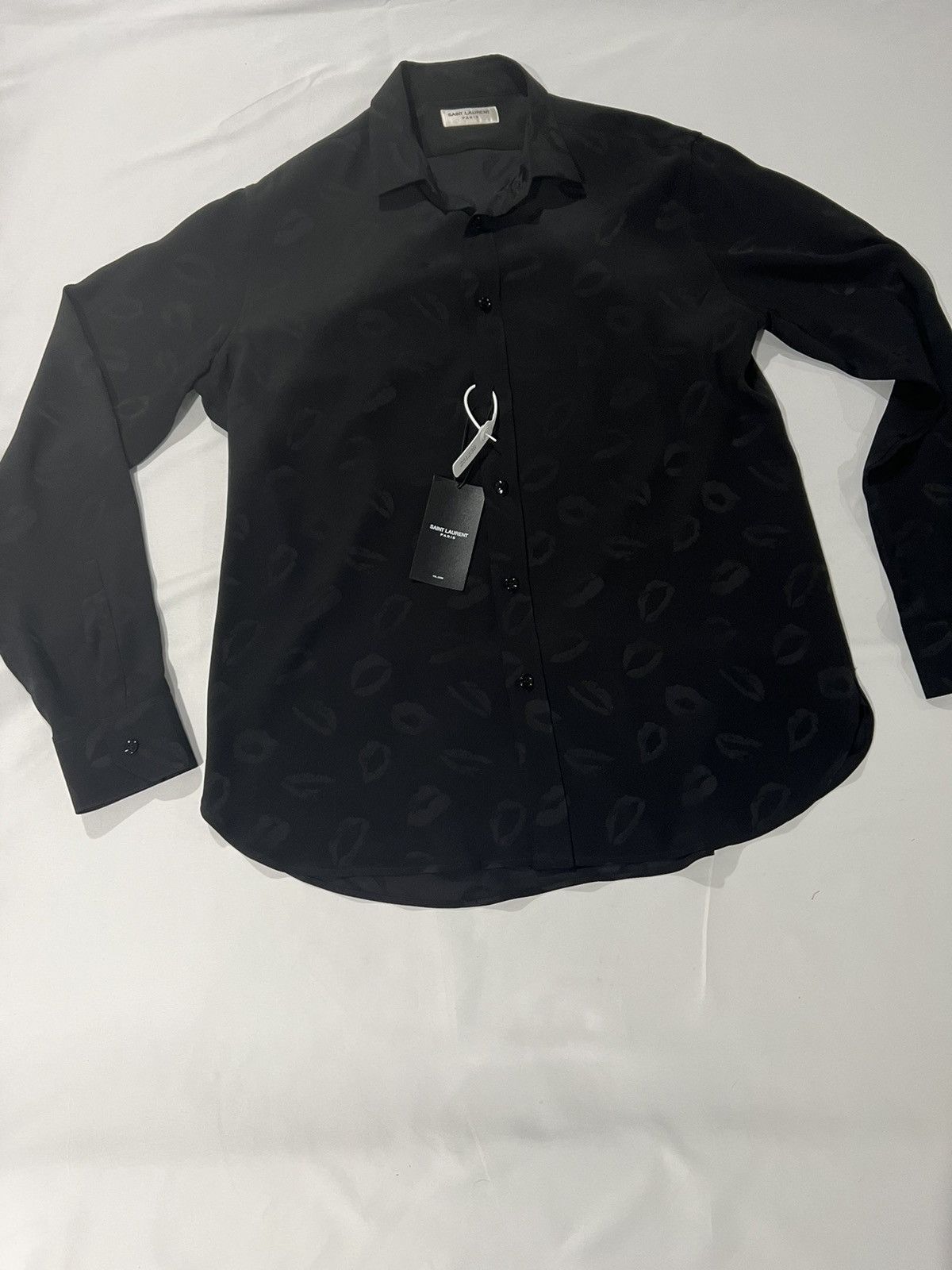 Saint Laurent Paris Saint Laurent Hedi Slimane lips shirt. 41/16 Size US L / EU 52-54 / 3 - 1 Thumbnail