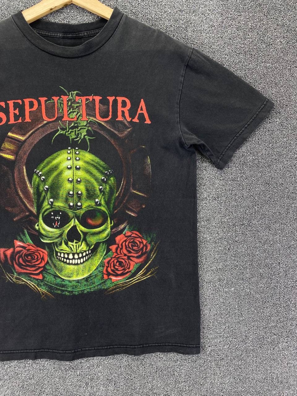 Band Tees Vintage Sepultura Skulls Heavy Metal Rock Band Tees T Shirts Size US M / EU 48-50 / 2 - 4 Thumbnail