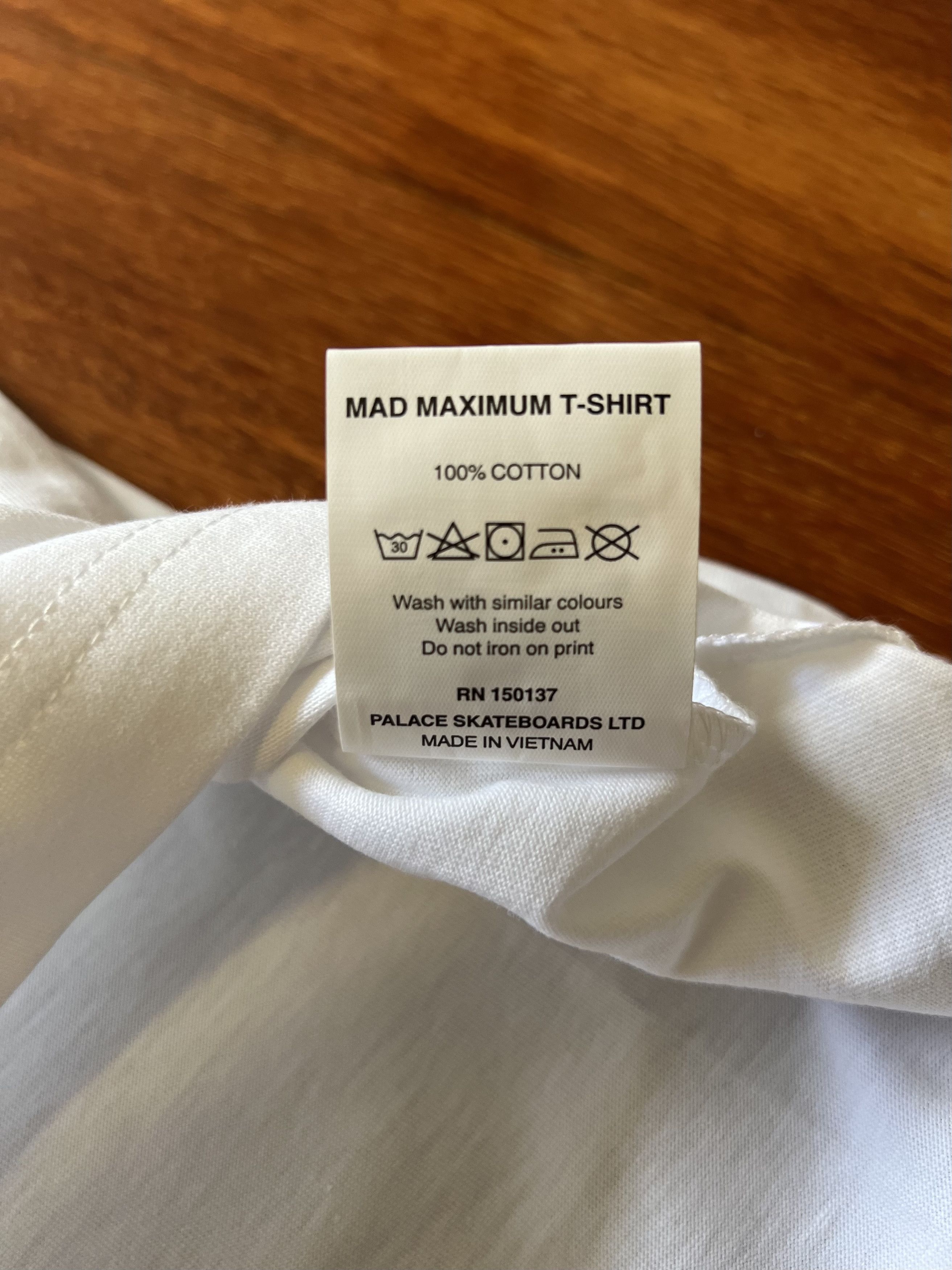 Palace 💚 2019 Palace Mad Maximum T-Shirt White Large NEW Size US L / EU 52-54 / 3 - 10 Thumbnail