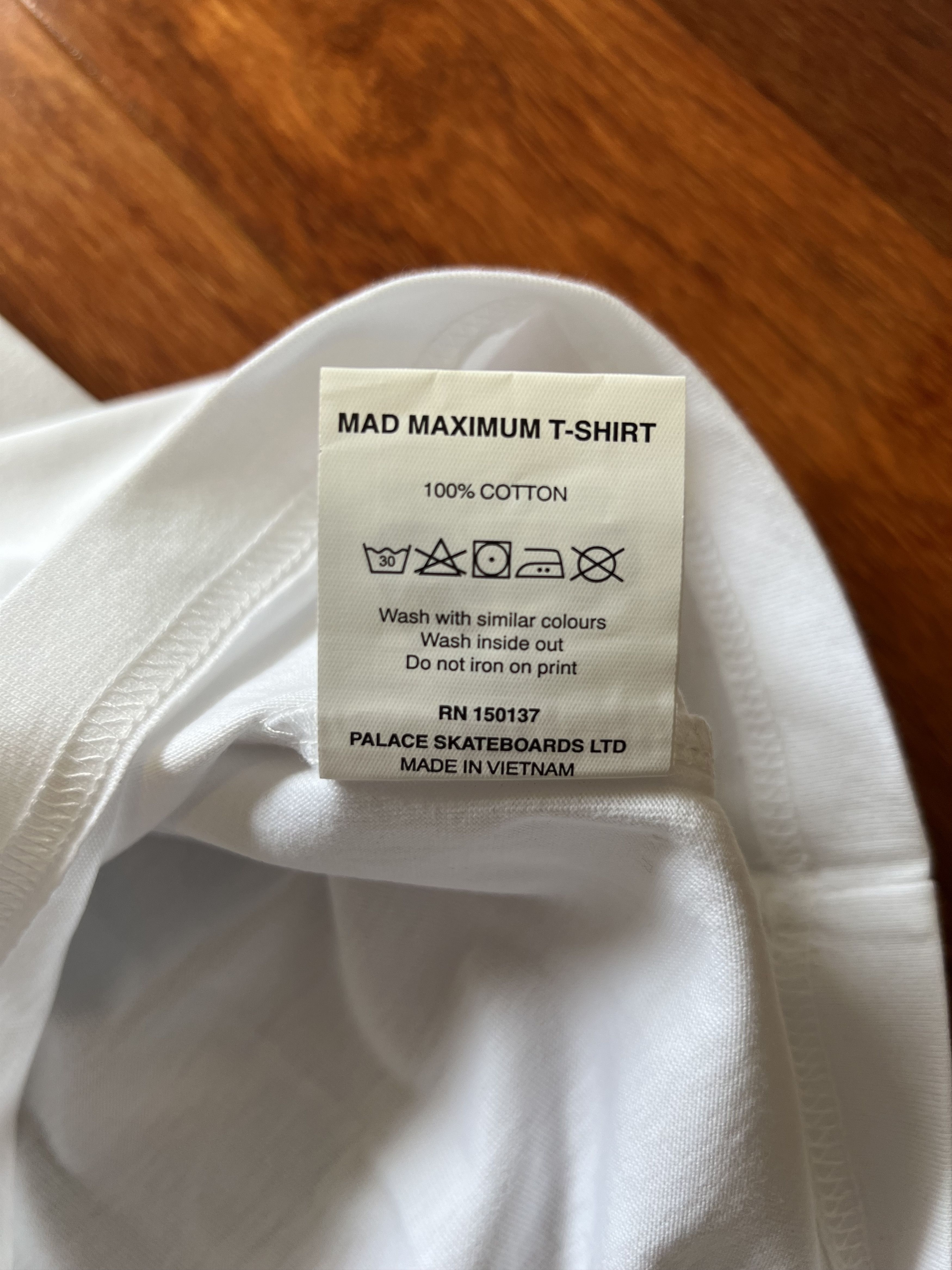 Palace 💚 2019 Palace Mad Maximum T-Shirt White Medium NEW Size US M / EU 48-50 / 2 - 10 Thumbnail