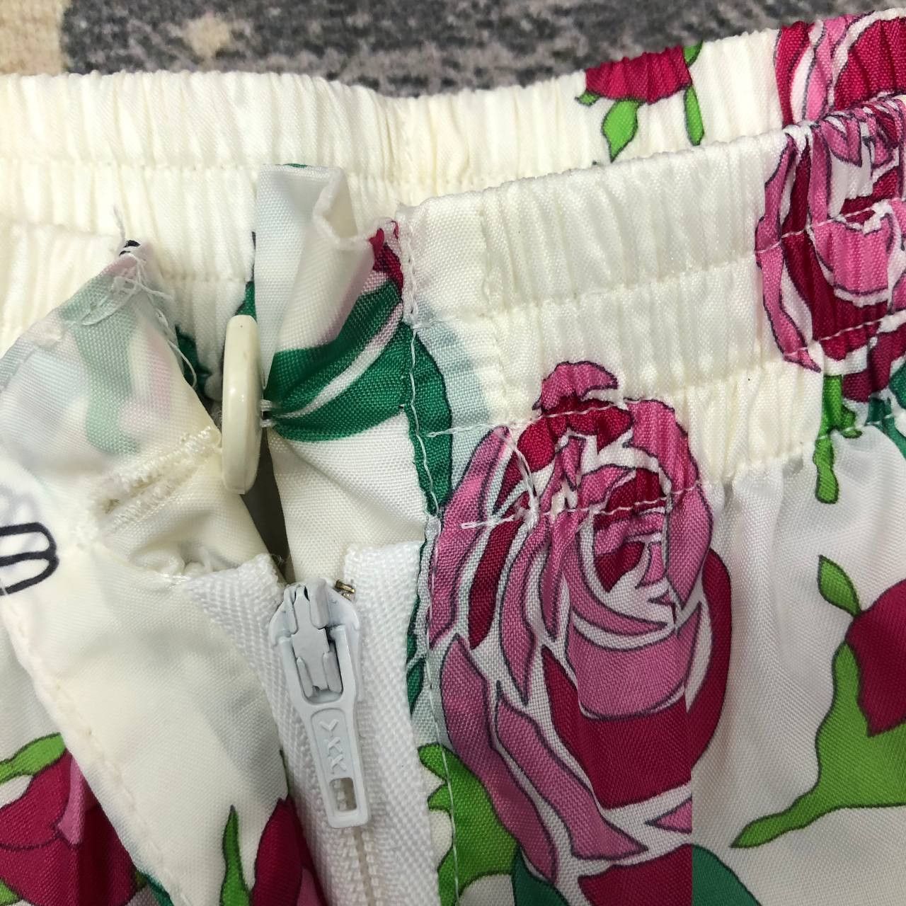 Balenciaga P389 BALENCIAGA SPORTS FLOWER FULLPRINT SEE THROUGHT PANTS Size 30" / US 8 / IT 44 - 6 Thumbnail