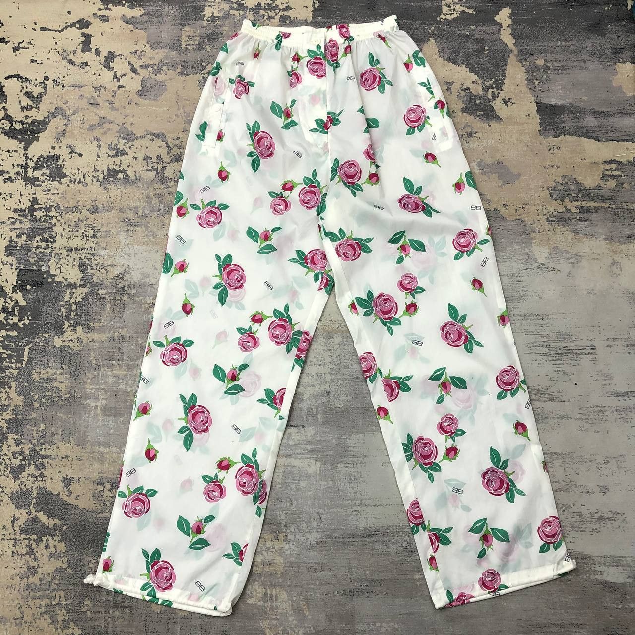 Balenciaga P389 BALENCIAGA SPORTS FLOWER FULLPRINT SEE THROUGHT PANTS Size 30" / US 8 / IT 44 - 1 Thumbnail