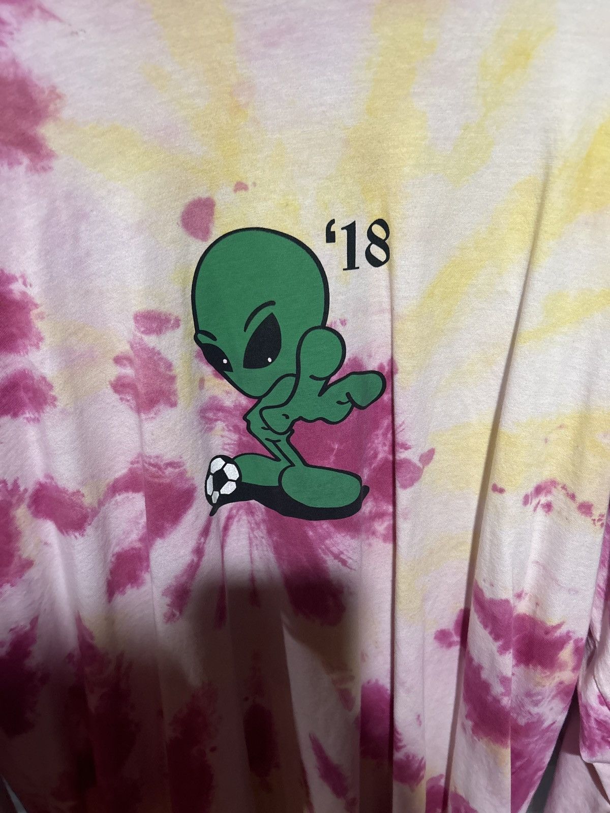 Designer gosha rubchinskiy long sleeve oversized alien Tee Size US L / EU 52-54 / 3 - 4 Thumbnail
