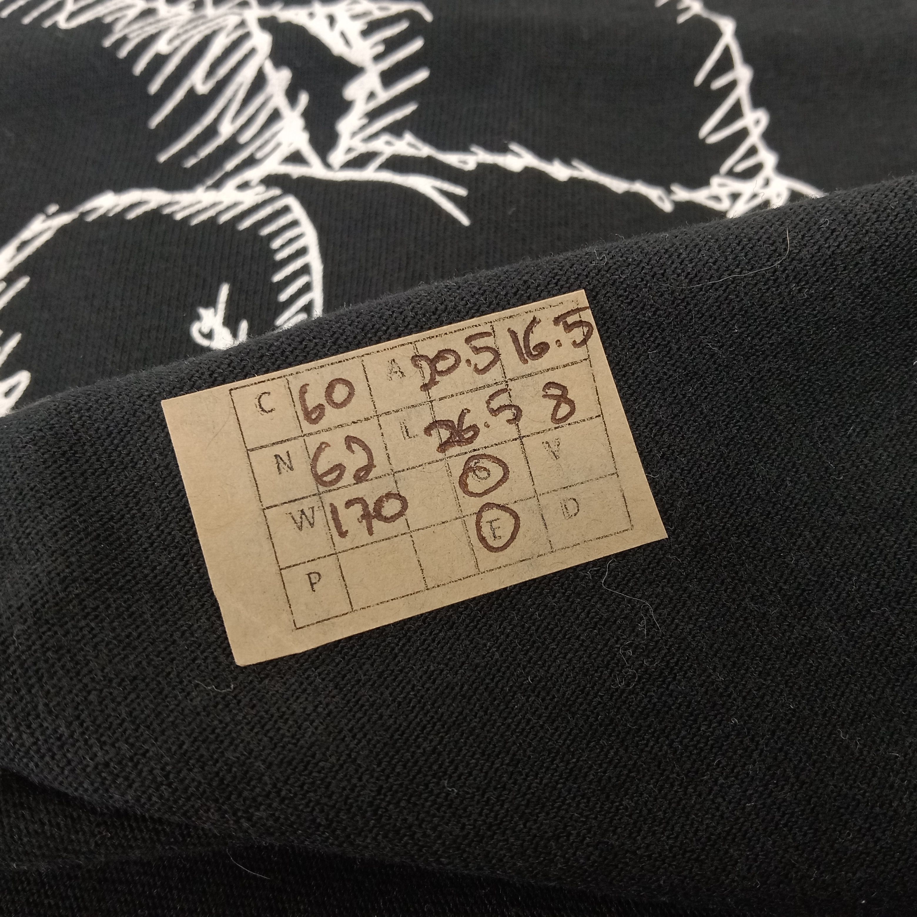Japanese Brand × Kaws × Uniqlo Uniqlo x Kaws Japanese Brand Big Print Tshirt Size US M / EU 48-50 / 2 - 11 Thumbnail