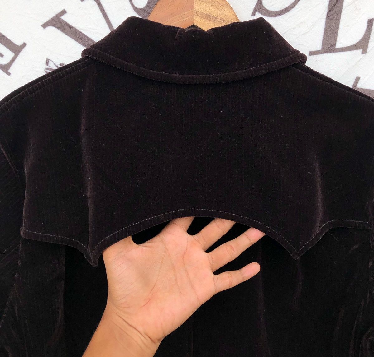 Giorgio Armani 🔥VINTAGE GIORGIO ARMANI ITALY VELVET OVER COAT/JACKET Size US M / EU 48-50 / 2 - 15 Thumbnail