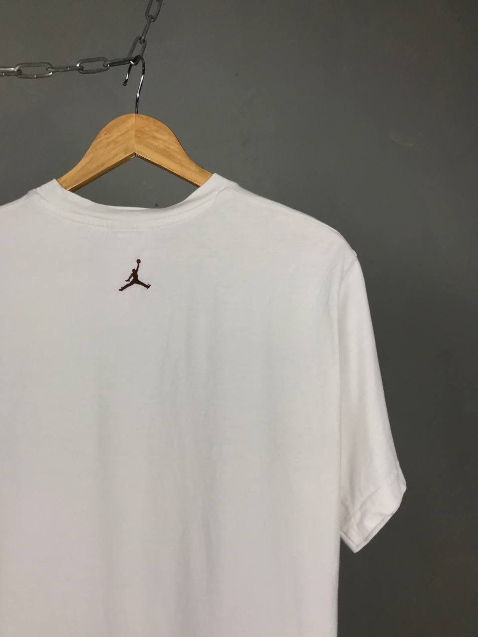 Jordan Brand × Vintage Jordan vintage streetwear center logo tee Size US S / EU 44-46 / 1 - 9 Thumbnail