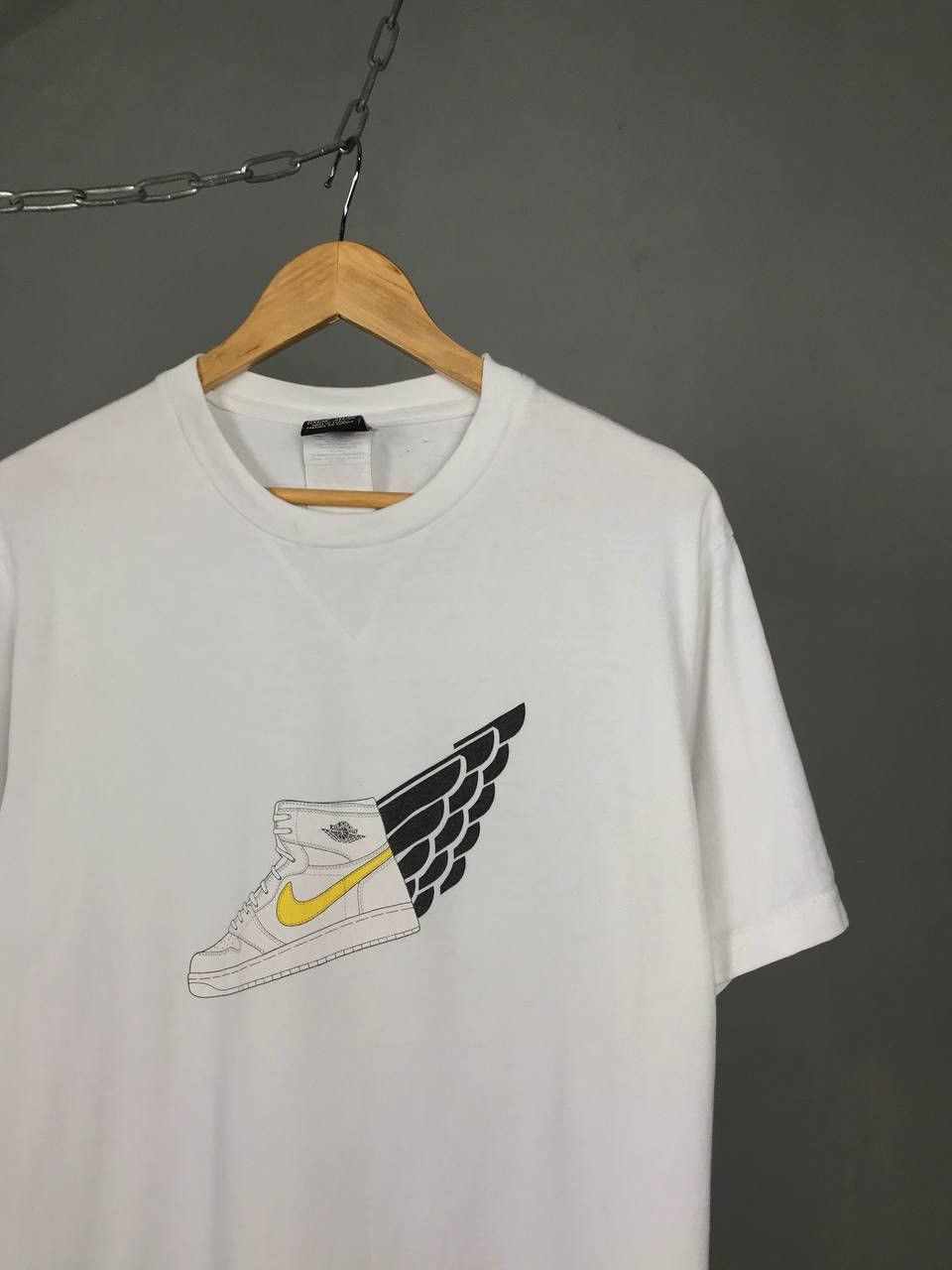 Jordan Brand × Vintage Jordan vintage streetwear center logo tee Size US S / EU 44-46 / 1 - 2 Thumbnail