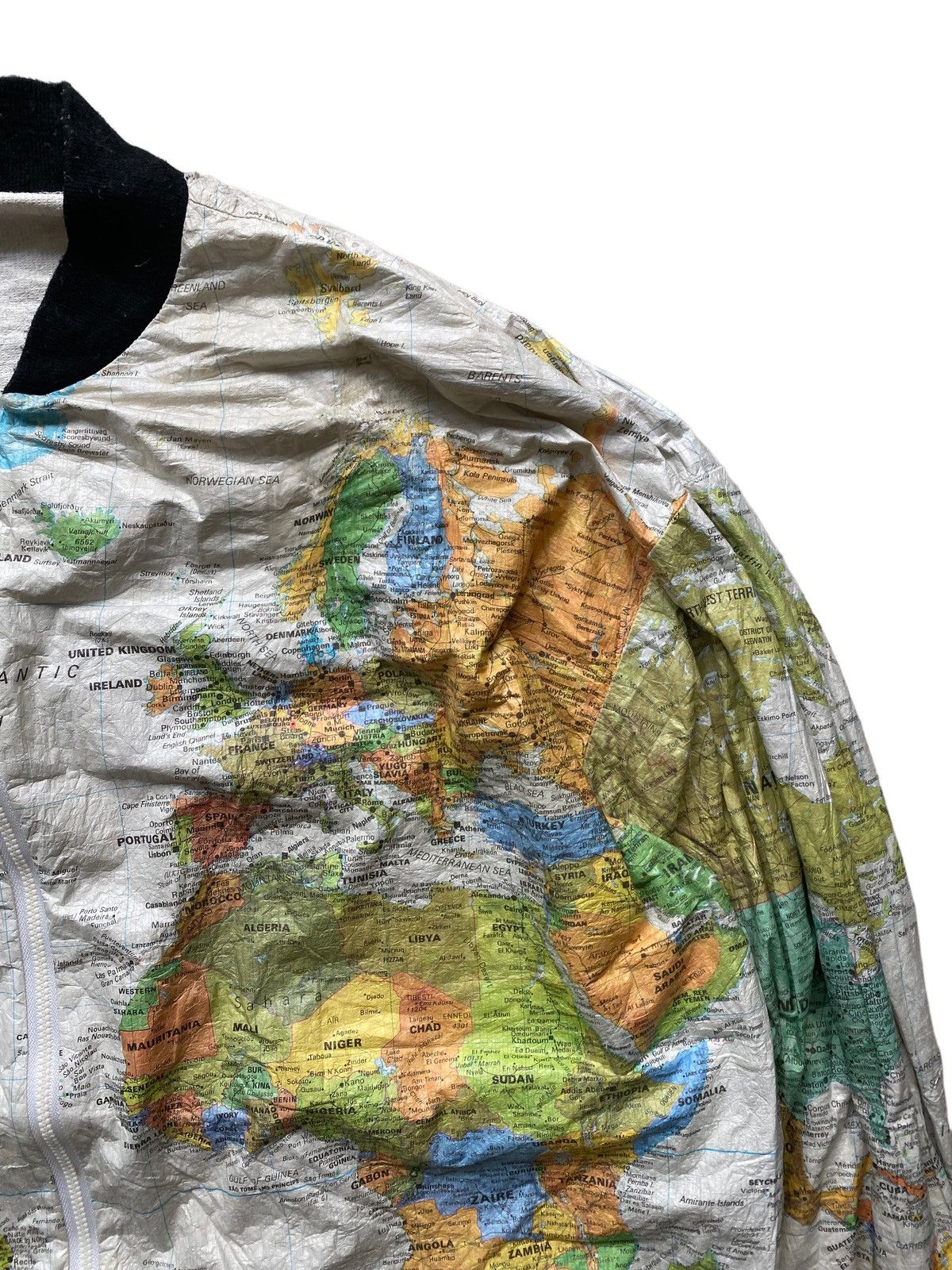 Band Tees × Vintage Vintage made in usa Rare 80s World Map Kurt Cobain Nirvana Size US L / EU 52-54 / 3 - 11 Thumbnail