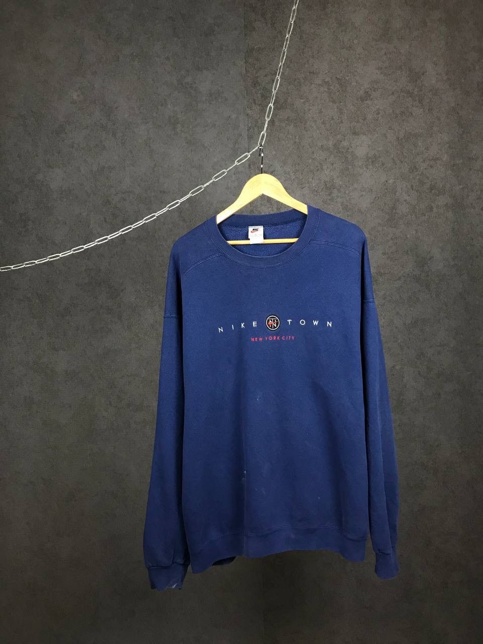 Nike Nike Town New York City vintage center logo sweatshirt Size US XL / EU 56 / 4 - 1 Thumbnail