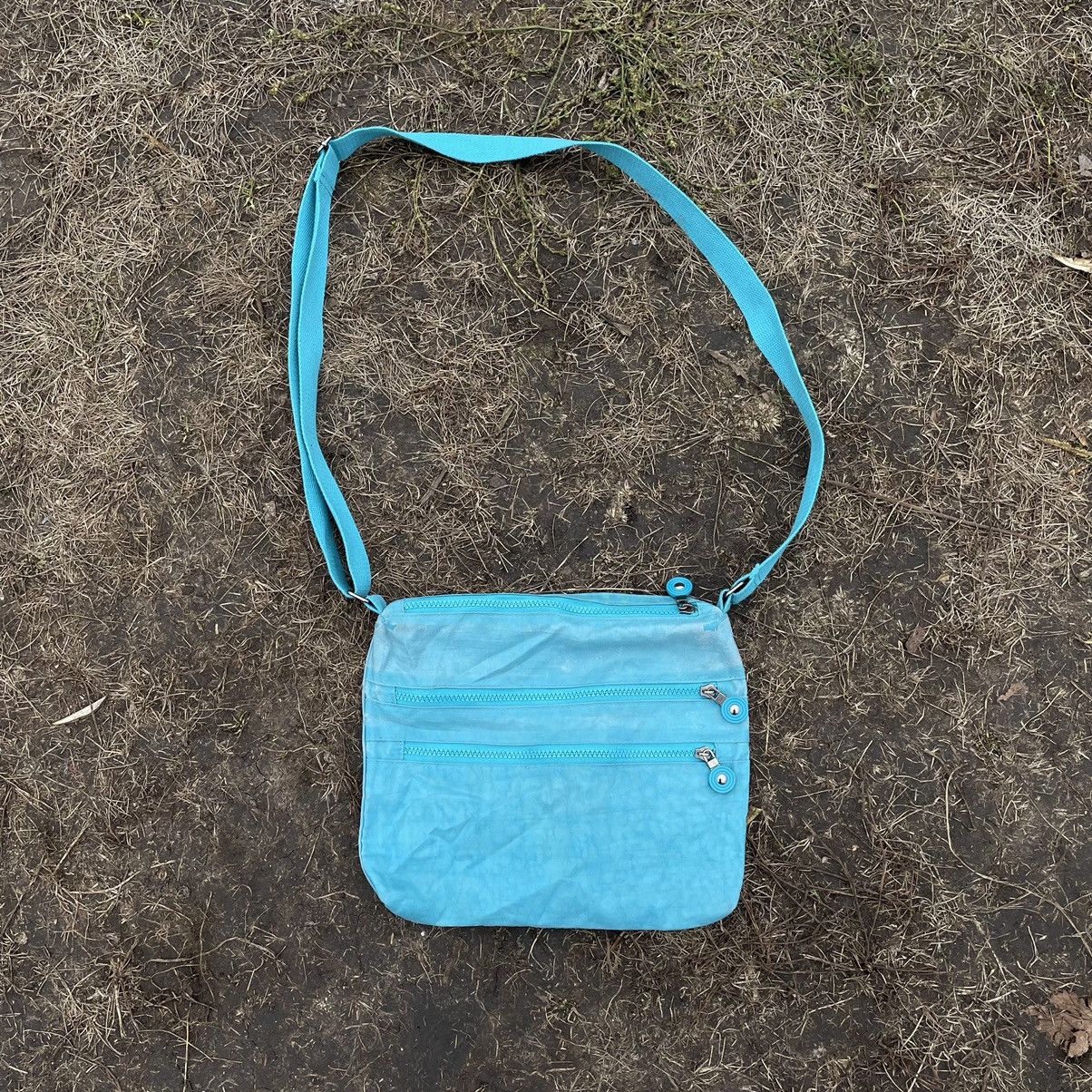 Vintage Vintage Y2K Light Blue Nylon Crossbody Bag Streetwear OS Size ONE SIZE - 1 Thumbnail