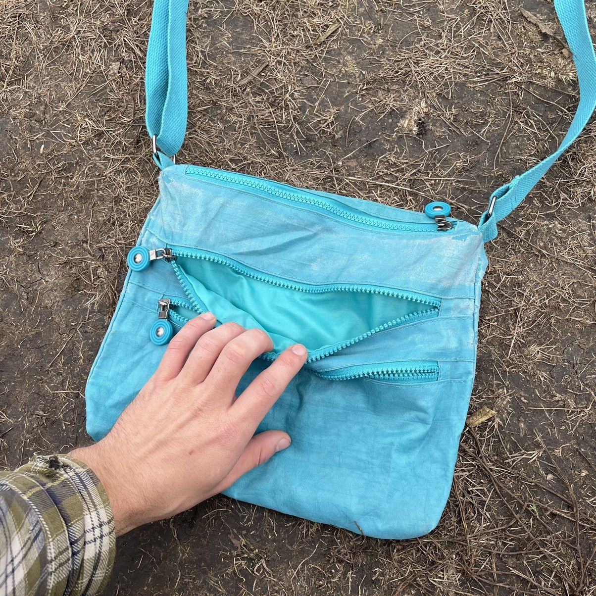 Vintage Vintage Y2K Light Blue Nylon Crossbody Bag Streetwear OS Size ONE SIZE - 5 Thumbnail