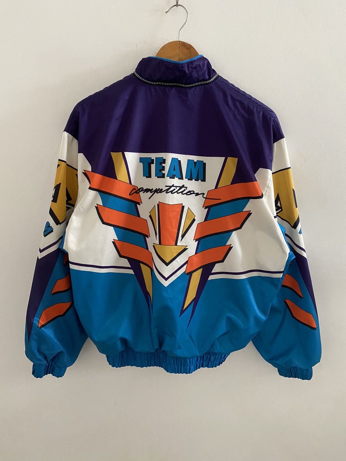 Descente Vintage Japanese Descente team Bomber jacket fullprint rare Size US L / EU 52-54 / 3 - 3 Thumbnail