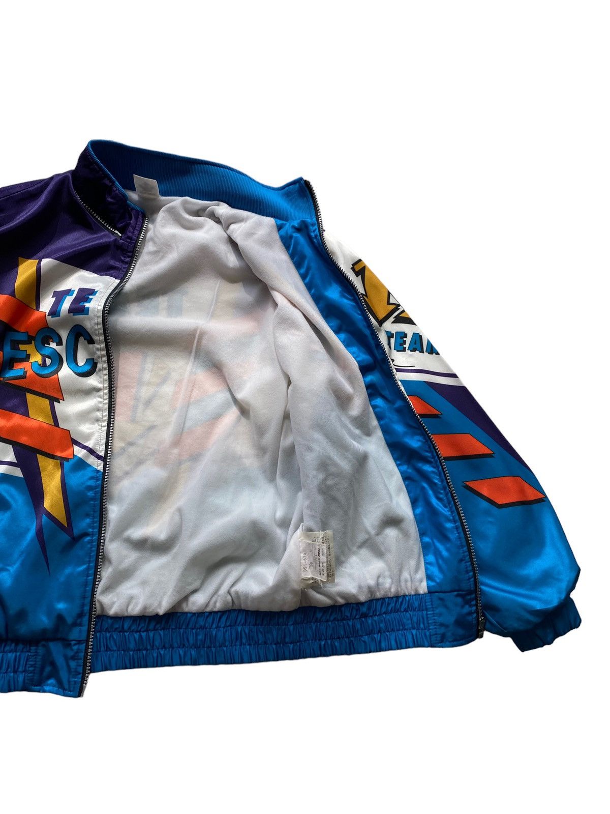 Descente Vintage Japanese Descente team Bomber jacket fullprint rare Size US L / EU 52-54 / 3 - 11 Thumbnail