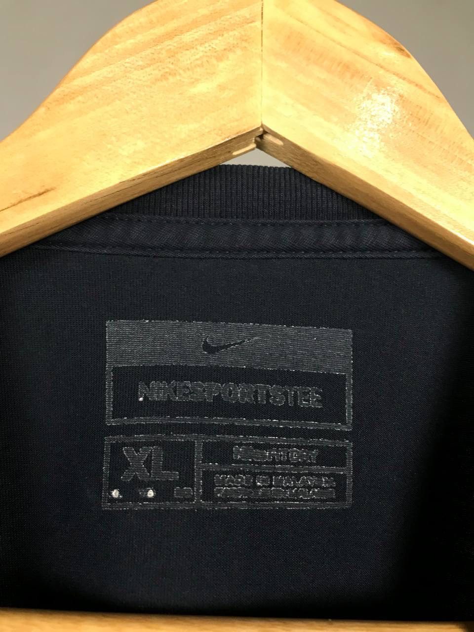 Nike Nike swoosh streetwear vintage tee Size US XL / EU 56 / 4 - 4 Thumbnail