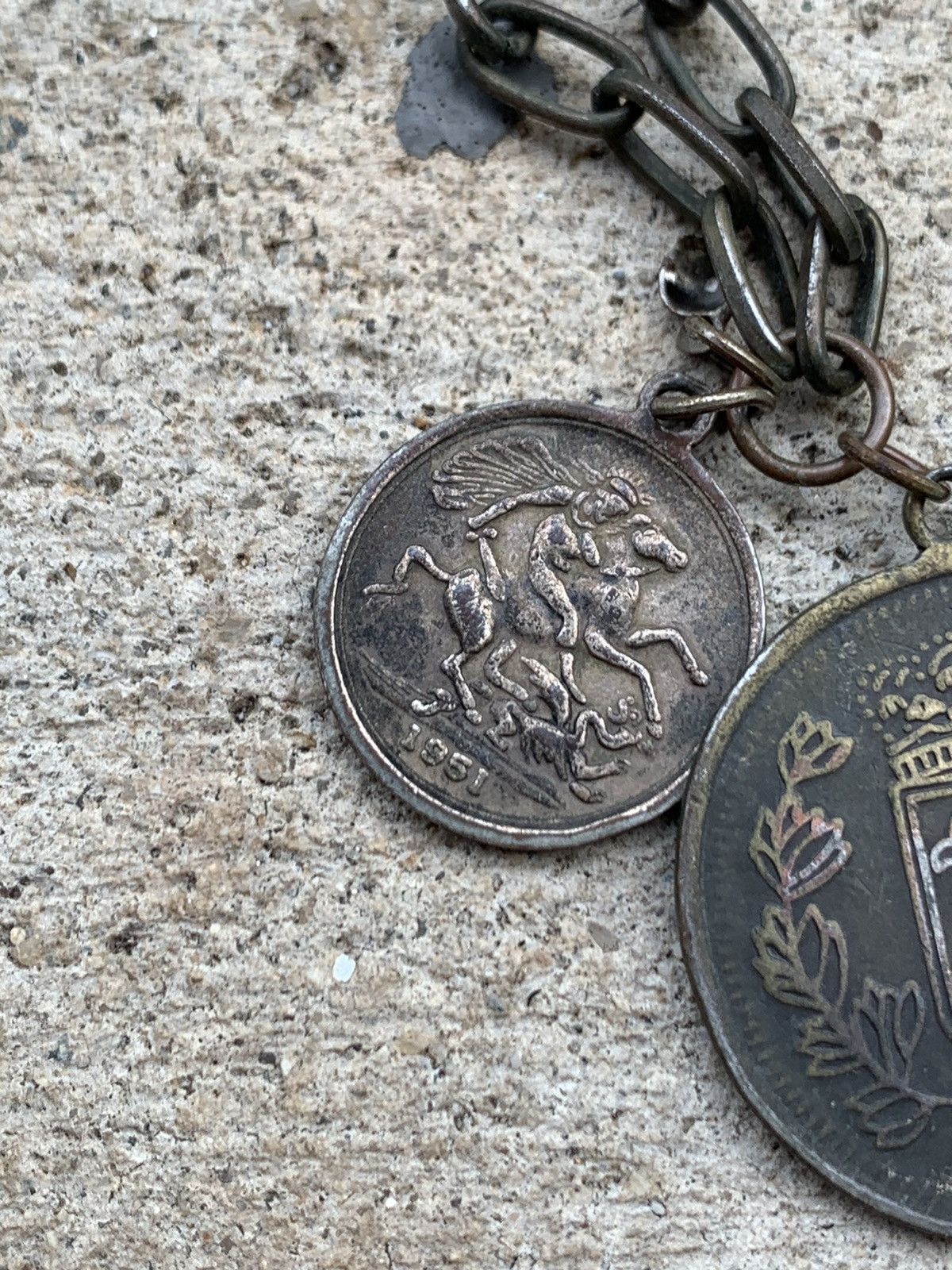 Jewelry REP FRANCAISE X QUEEN ELIZABETH 1951 CHAIN COIN NECKLACE Size ONE SIZE - 4 Thumbnail