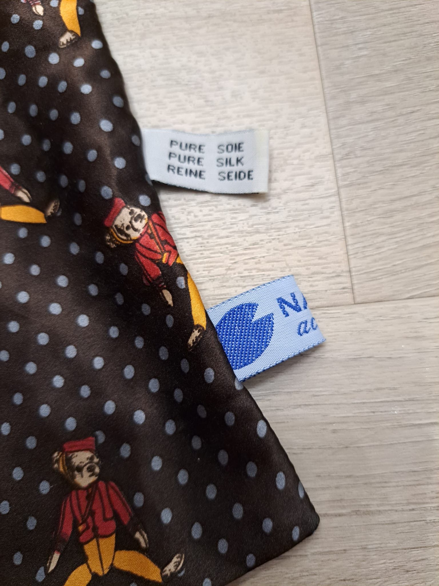 Vintage Silk scarf, neckerchief, brown teddy bear Size ONE SIZE - 3 Thumbnail