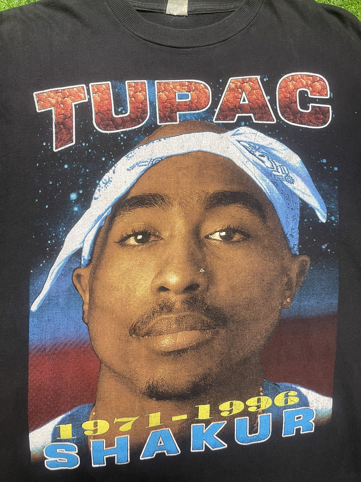 Vintage 90s 2pac “Againts All Odds” Rap Tee Size US XL / EU 56 / 4 - 2 Thumbnail