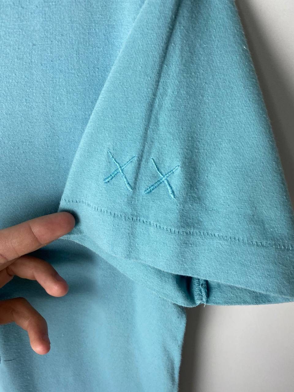 Uniqlo Uniqlo Kaws Uniqlo t-shirt size XS Size US XS / EU 42 / 0 - 6 Thumbnail