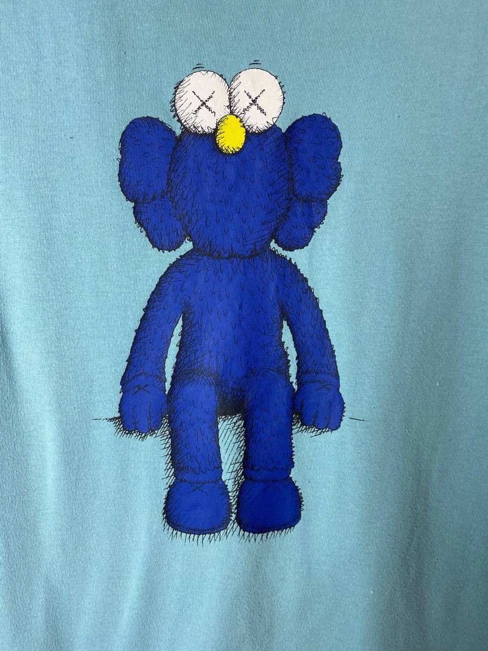 Uniqlo Uniqlo Kaws Uniqlo t-shirt size XS Size US XS / EU 42 / 0 - 5 Thumbnail