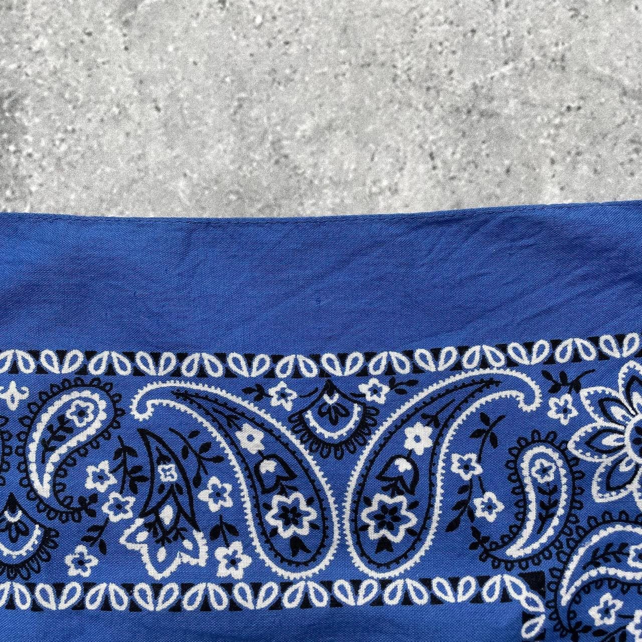 Vintage Vintage Blue White Paisley Bandana Made In USA Size ONE SIZE - 4 Thumbnail