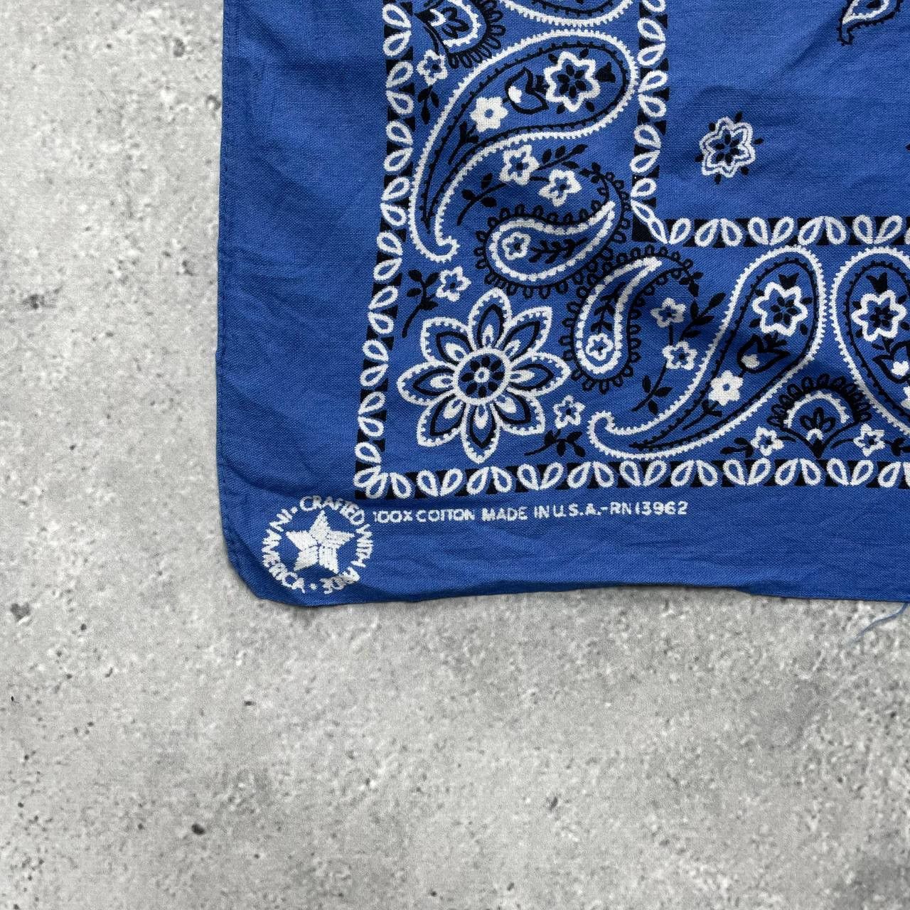 Vintage Vintage Blue White Paisley Bandana Made In USA Size ONE SIZE - 2 Thumbnail