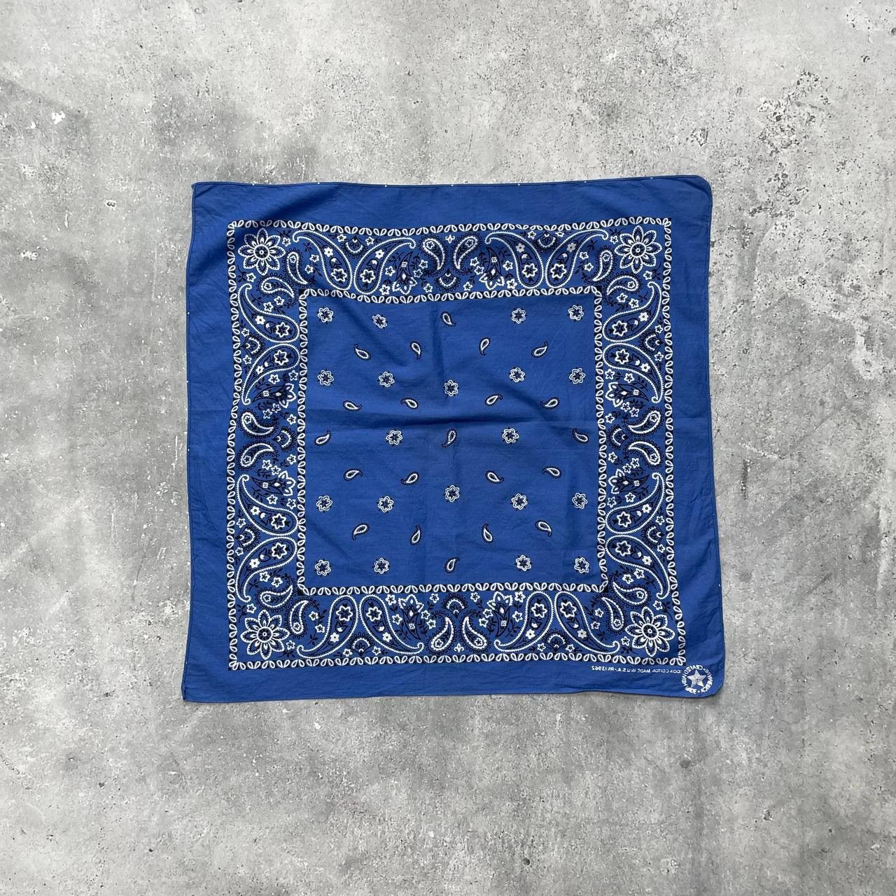 Vintage Vintage Blue White Paisley Bandana Made In USA Size ONE SIZE - 9 Thumbnail