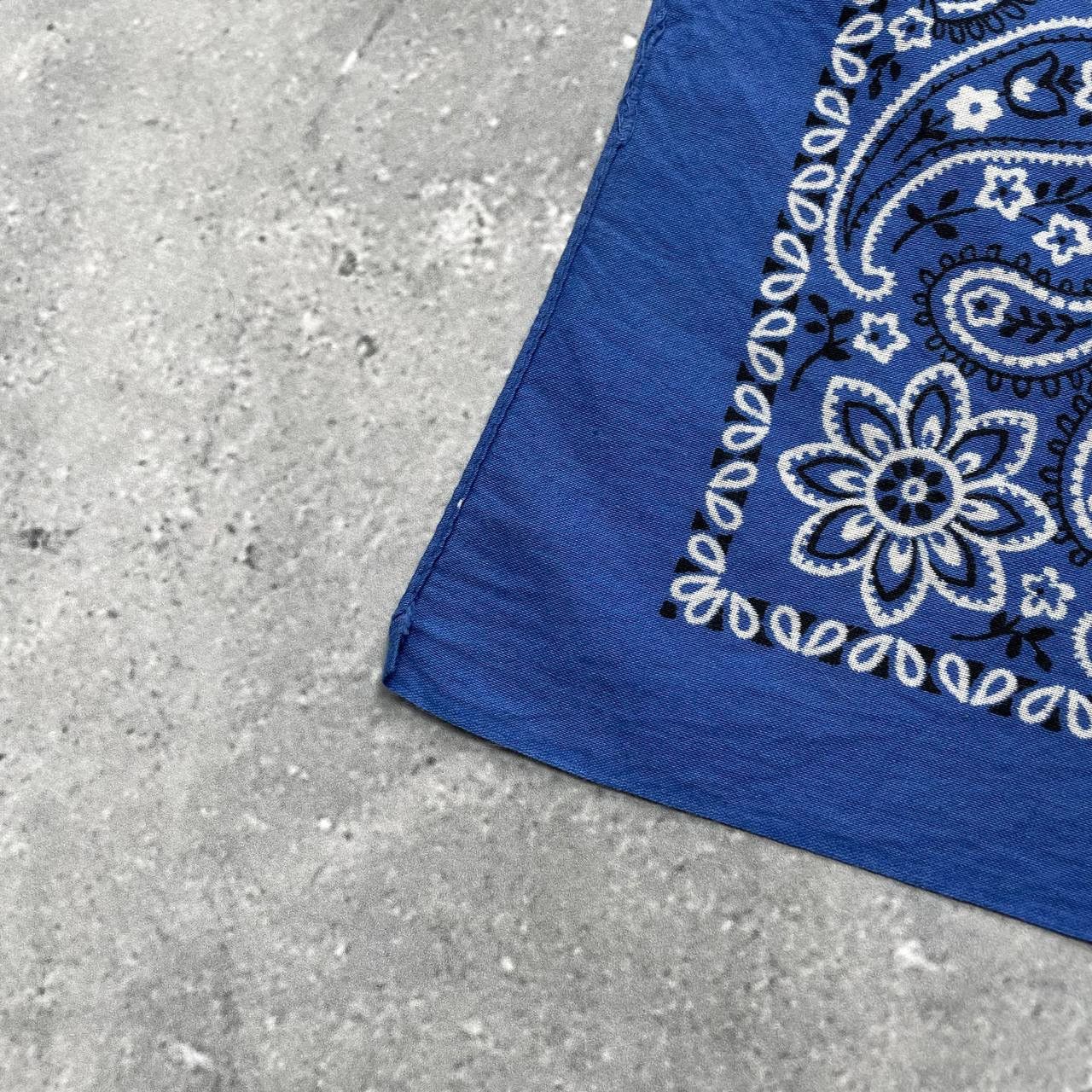 Vintage Vintage Blue White Paisley Bandana Made In USA Size ONE SIZE - 11 Thumbnail