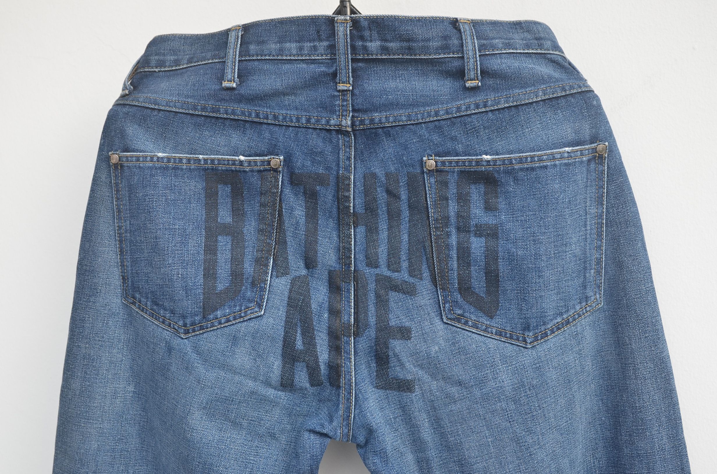 Bape OG BAPE SELVEDGE DENIM SIZE M MADE IN JAPAN Size US 32 / EU 48 - 1 Thumbnail