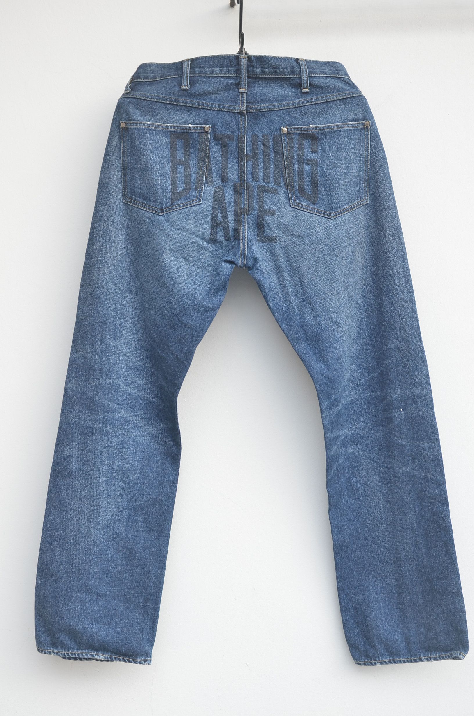 Bape OG BAPE SELVEDGE DENIM SIZE M MADE IN JAPAN Size US 32 / EU 48 - 2 Thumbnail