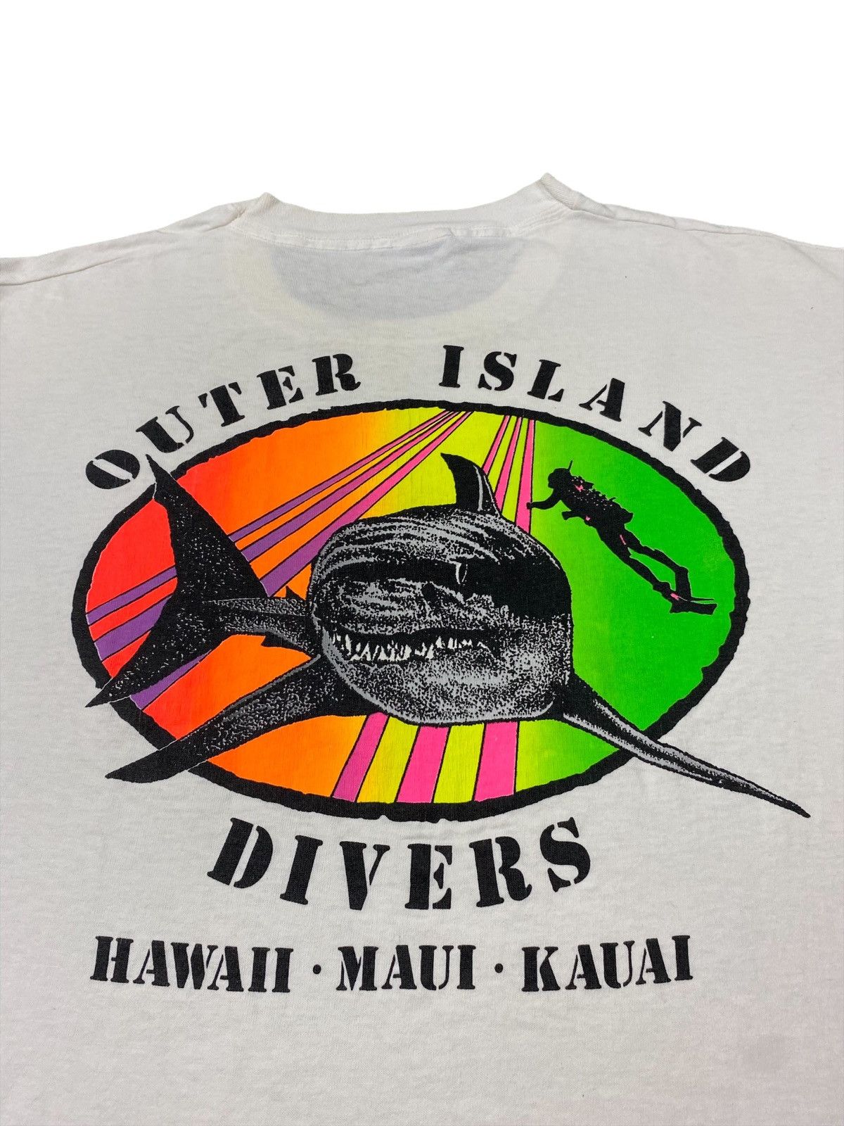Vintage Vintage 90s Hawaii Outer Island Divers Shark T Shirt Size US XL / EU 56 / 4 - 3 Thumbnail