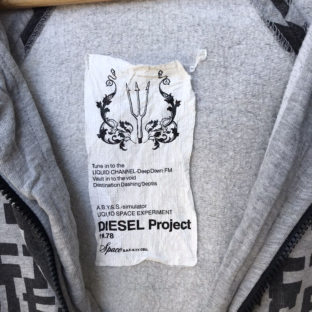 Diesel Vintage Diesel Monogram Long Hoodie Sweater Size US S / EU 44-46 / 1 - 10 Thumbnail