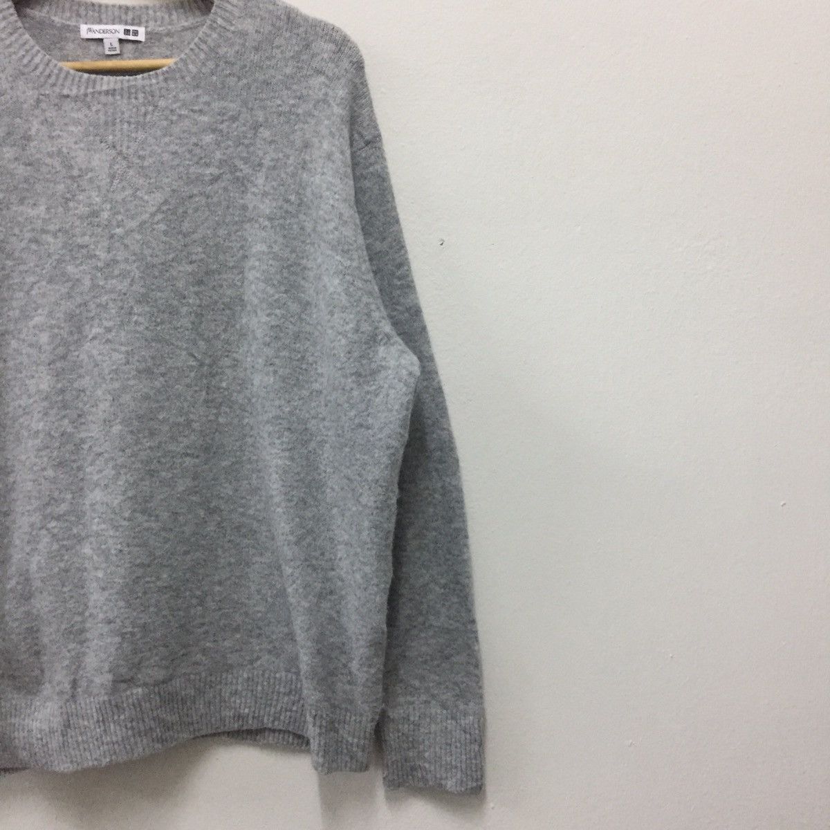 JW Anderson × Uniqlo J.W Anderson X Uniqlo Sweatshirt Size US XL / EU 56 / 4 - 5 Thumbnail