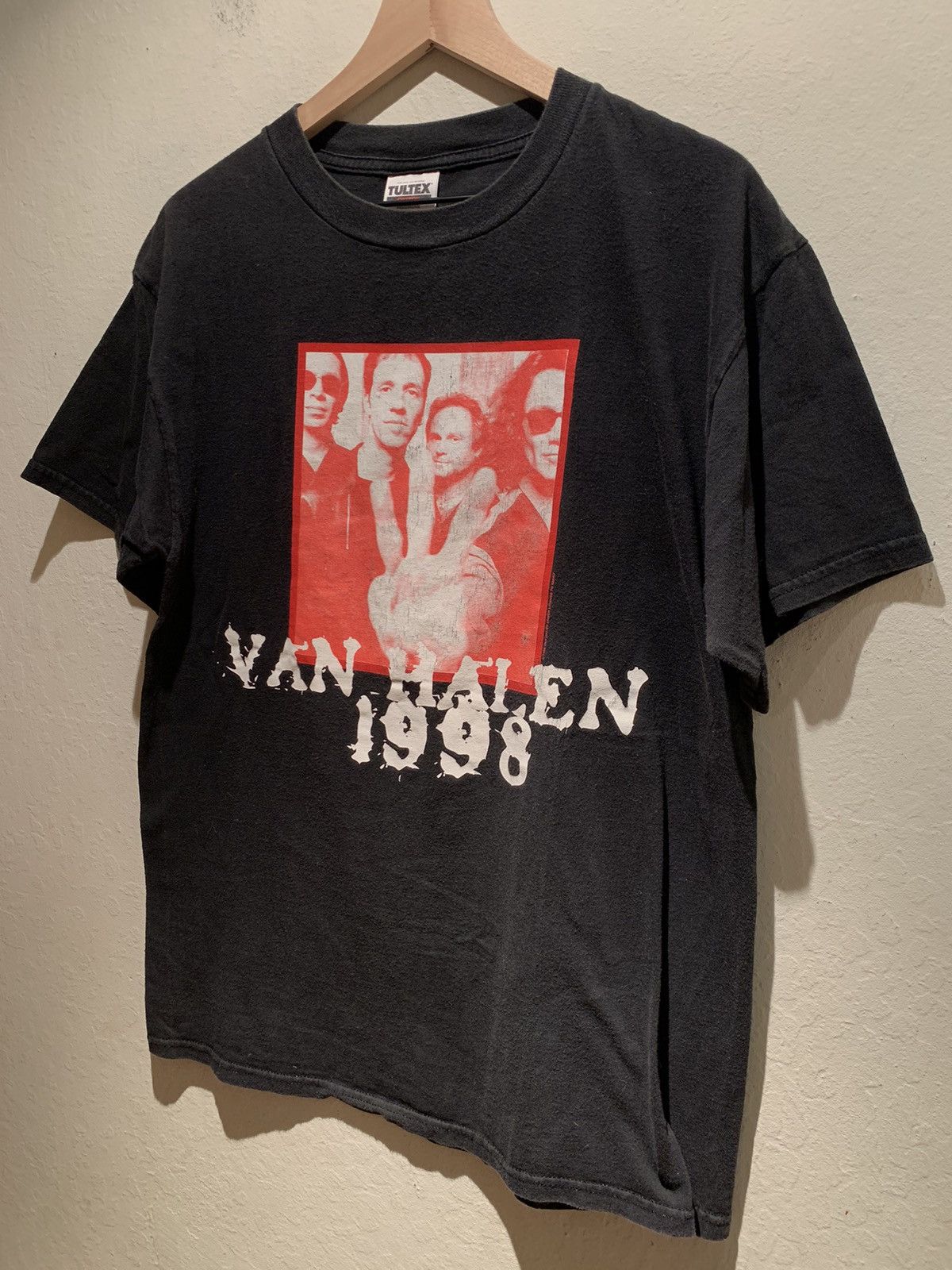 Band Tees *RARE* Vintage 90's Van Halen USA Tour Tultex Band T-Shirt L Size US L / EU 52-54 / 3 - 1 Thumbnail