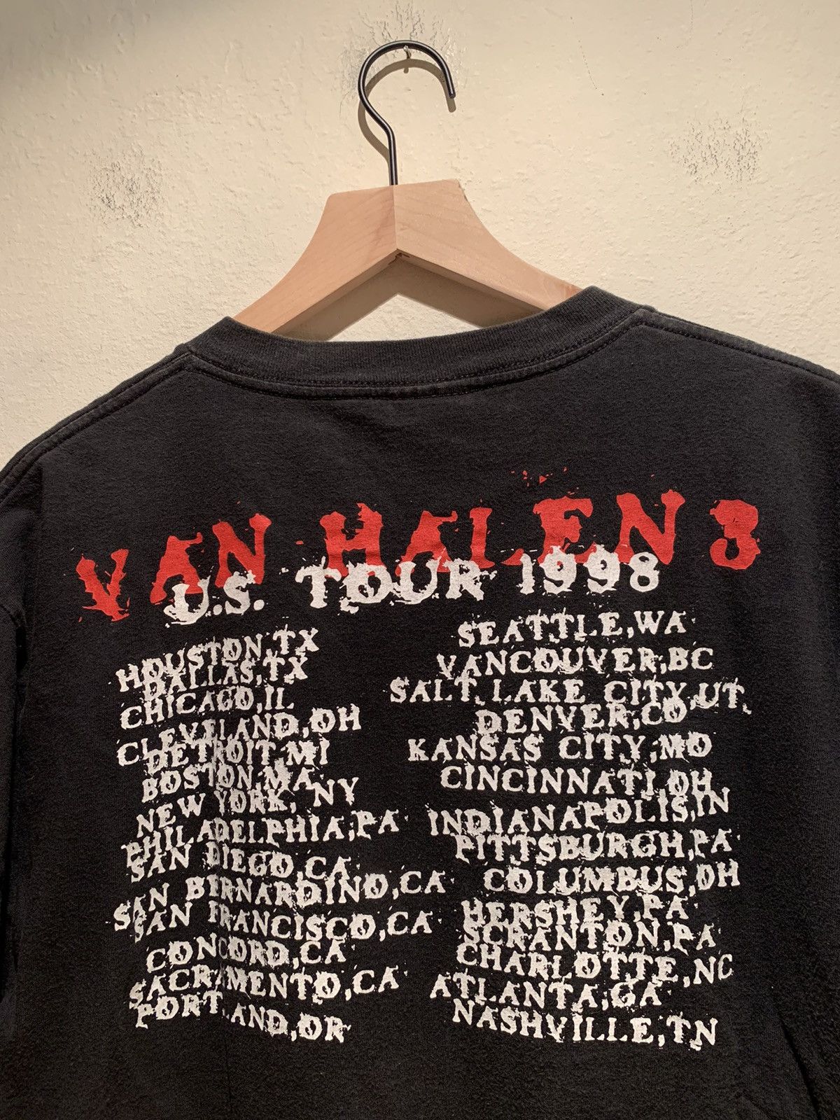 Band Tees *RARE* Vintage 90's Van Halen USA Tour Tultex Band T-Shirt L Size US L / EU 52-54 / 3 - 5 Thumbnail