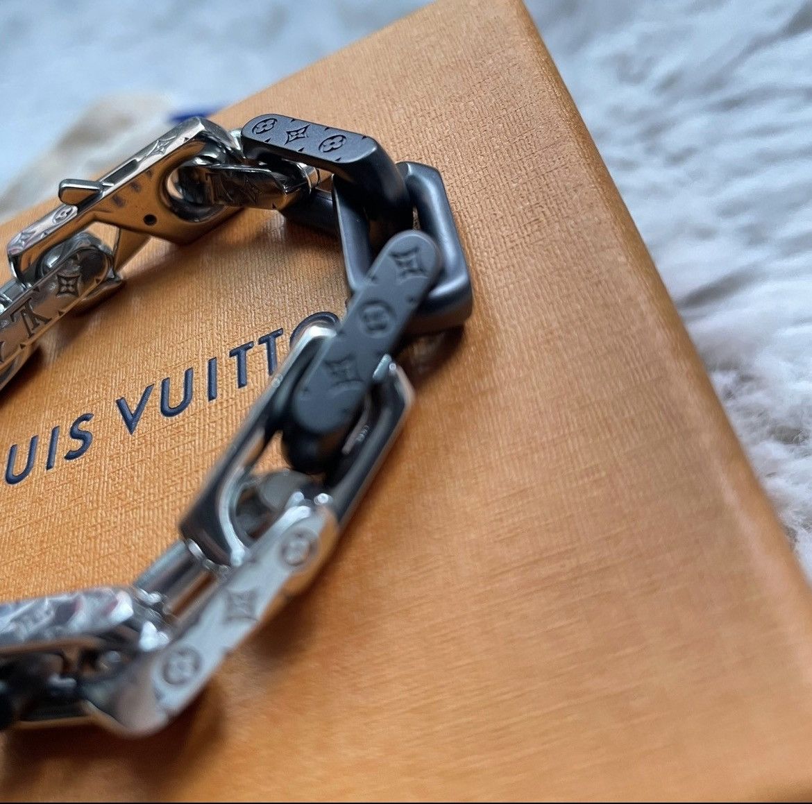 Louis Vuitton DAMIER Damier Chain Bracelet (M00687, M00686)