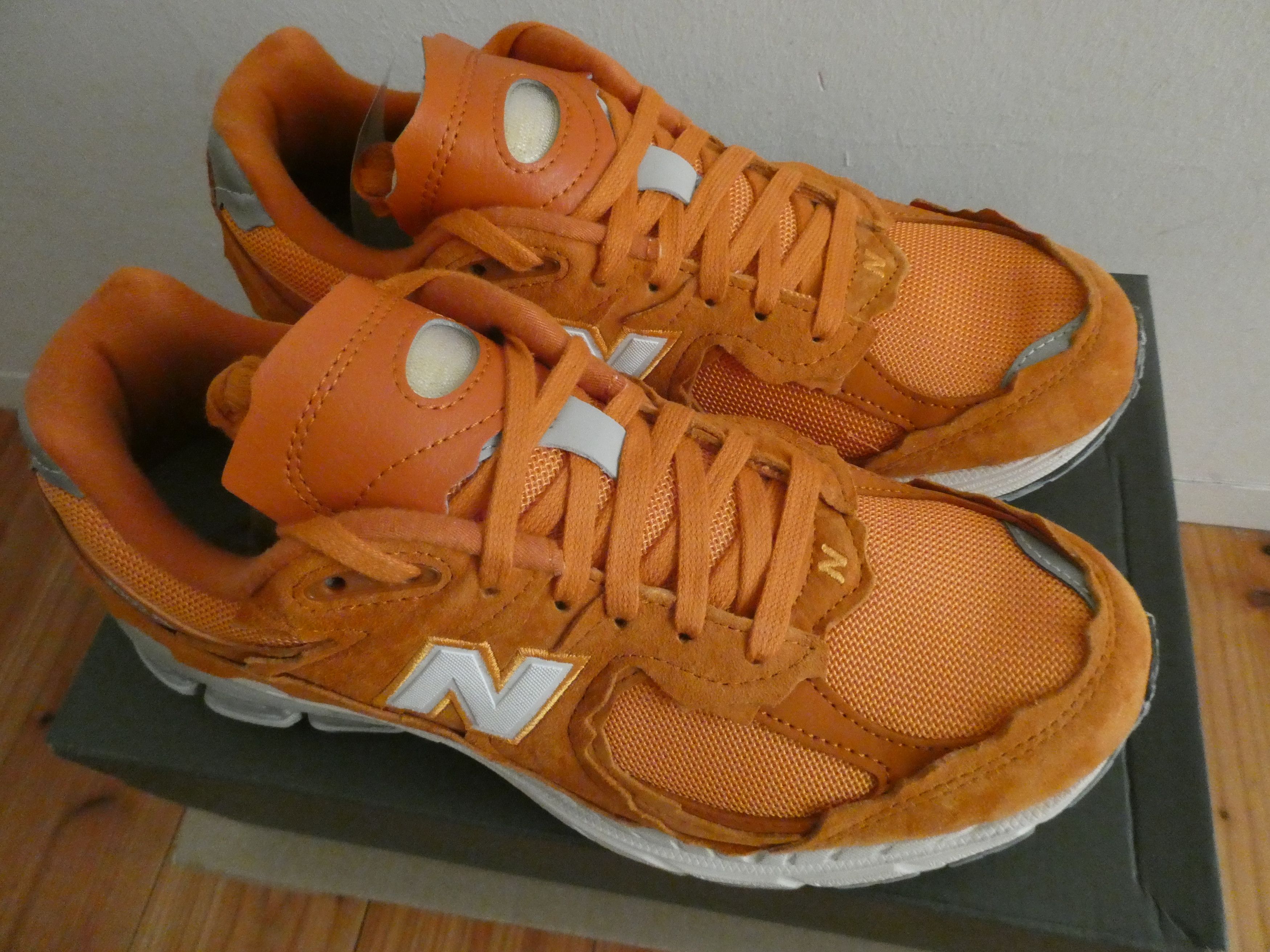 New Balance New Balance 2002R Protection Pack Vintage Orange Size US 9.5 / EU 42-43 - 2 Thumbnail