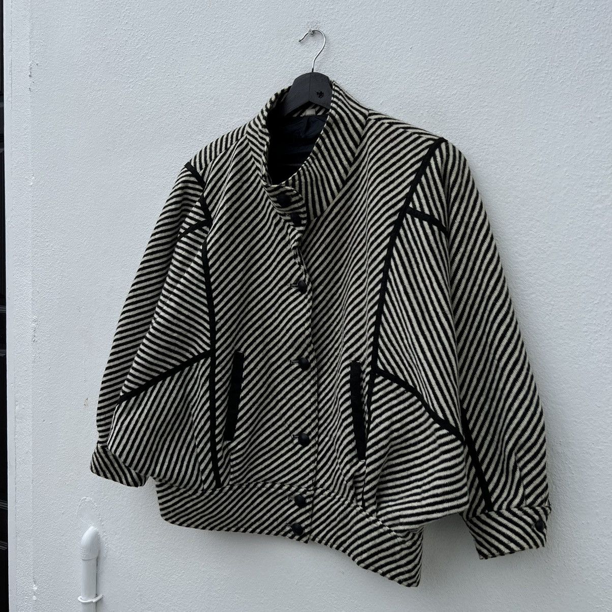 Japanese Brand VINTAGE BOMBER JACKET JAPANESE BRAND HERRINGBONE STRIPED Size US M / EU 48-50 / 2 - 2 Thumbnail