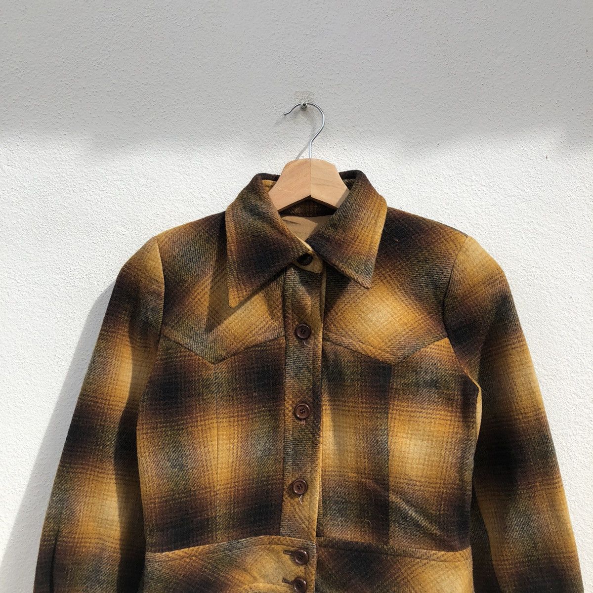 Japanese Brand VINTAGE CROPPED FLANNEL JACKET TARTAN DESIGN Size US S / EU 44-46 / 1 - 3 Thumbnail