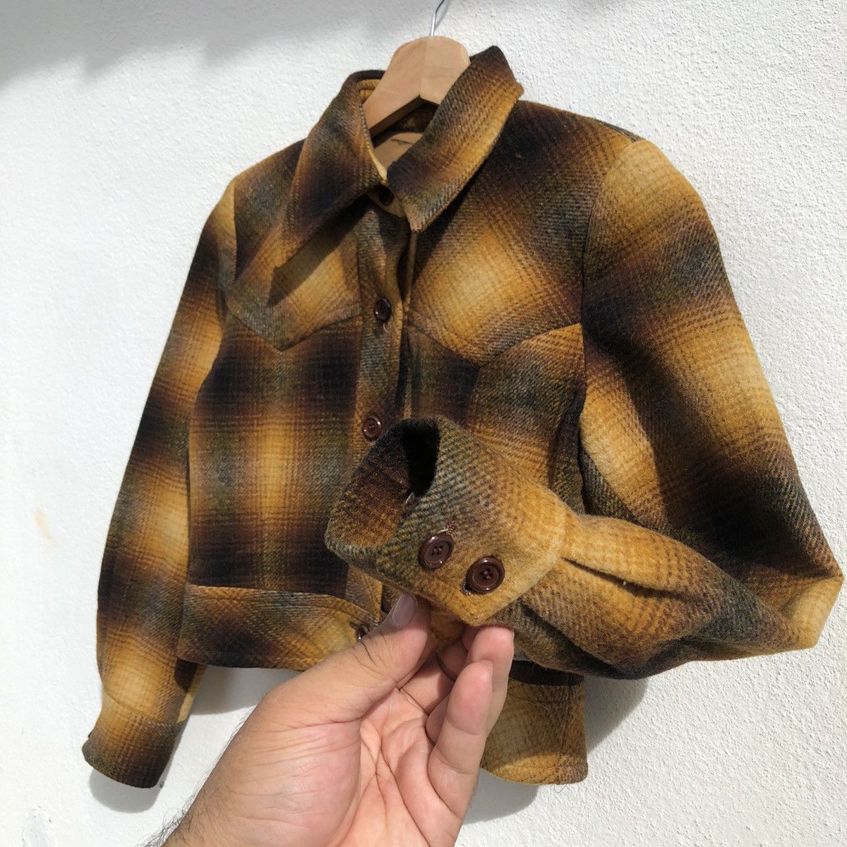 Japanese Brand VINTAGE CROPPED FLANNEL JACKET TARTAN DESIGN Size US S / EU 44-46 / 1 - 5 Thumbnail