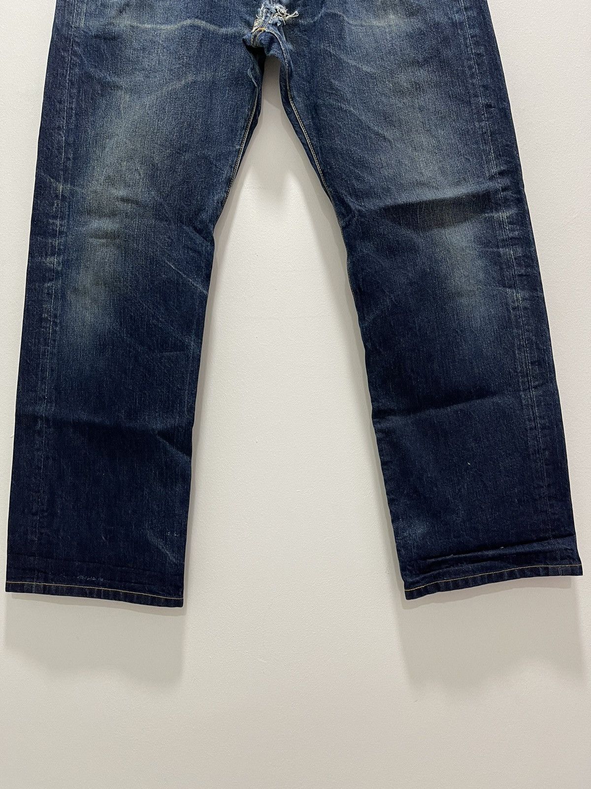 Levi's × Levi's Vintage Clothing LEVI’S 501 NON SELVEDGE RIPPED DISTRESSED DENIM JEANS Size US 31 - 10 Thumbnail