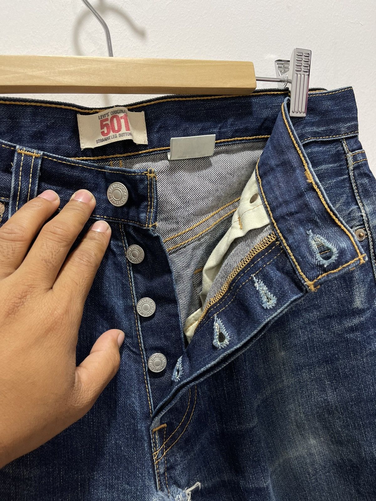 Levi's × Levi's Vintage Clothing LEVI’S 501 NON SELVEDGE RIPPED DISTRESSED DENIM JEANS Size US 31 - 12 Thumbnail