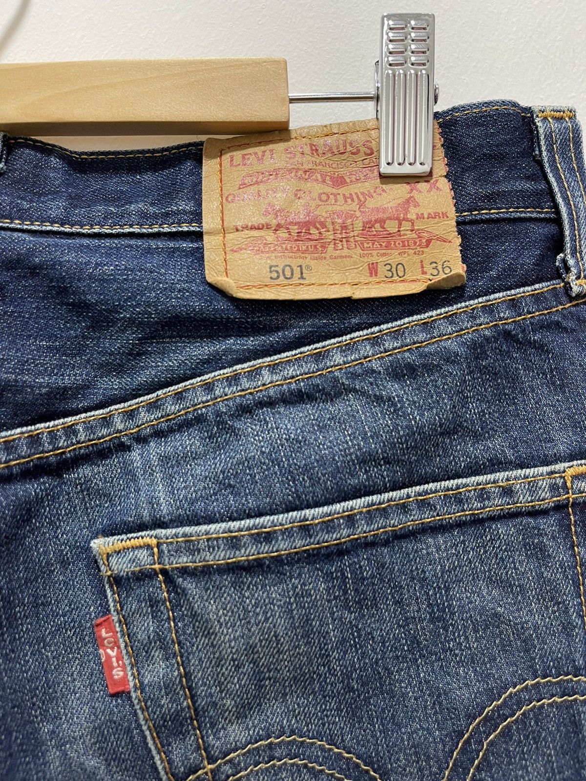 Levi's × Levi's Vintage Clothing LEVI’S 501 NON SELVEDGE RIPPED DISTRESSED DENIM JEANS Size US 31 - 13 Thumbnail