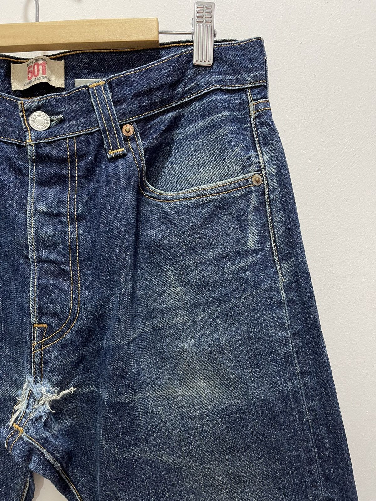 Levi's × Levi's Vintage Clothing LEVI’S 501 NON SELVEDGE RIPPED DISTRESSED DENIM JEANS Size US 31 - 7 Thumbnail