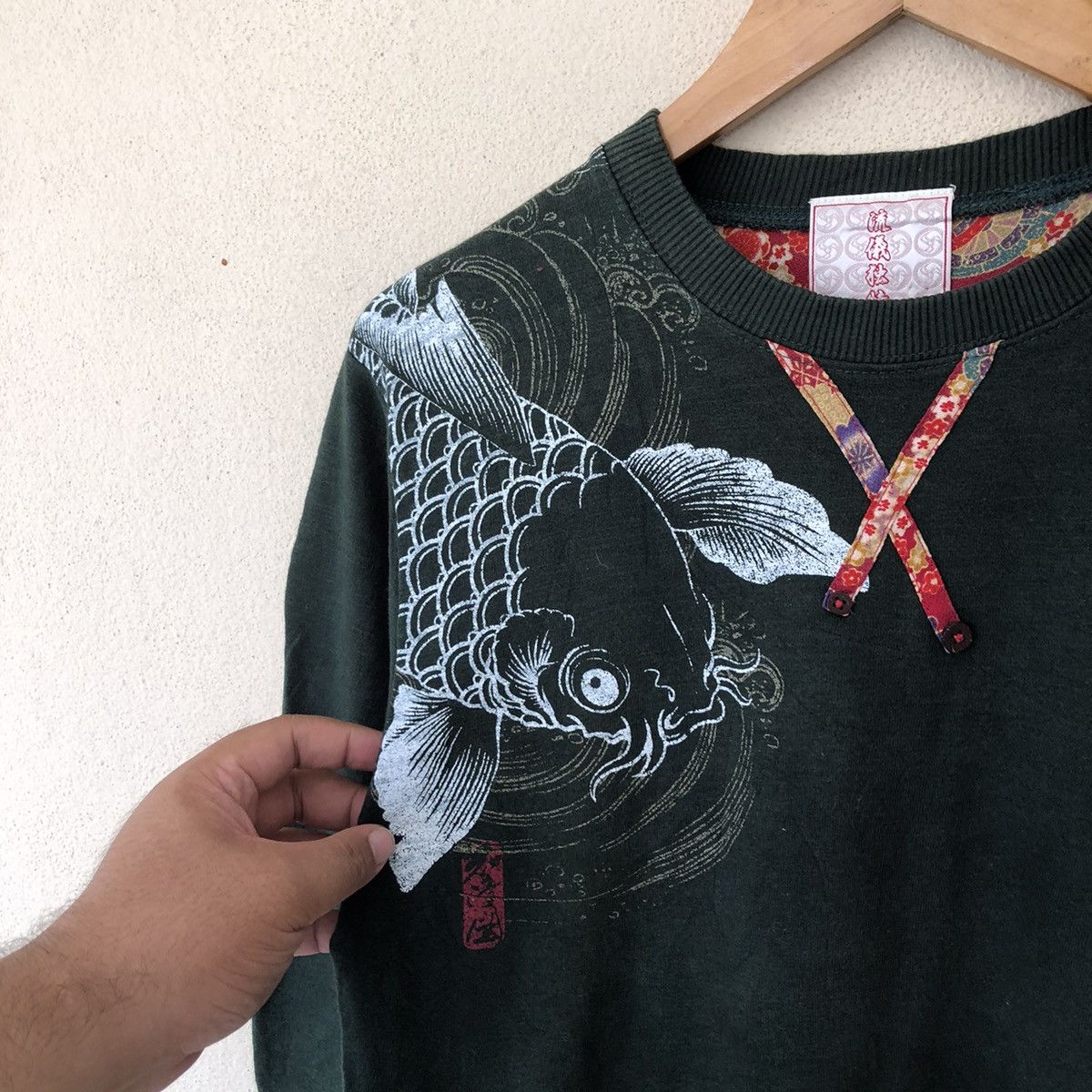 Japanese Brand VINTAGE LONG SLEEVE SWEATSHIRT KOI FISH SUKAJAN FULL PRINT Size US M / EU 48-50 / 2 - 6 Thumbnail