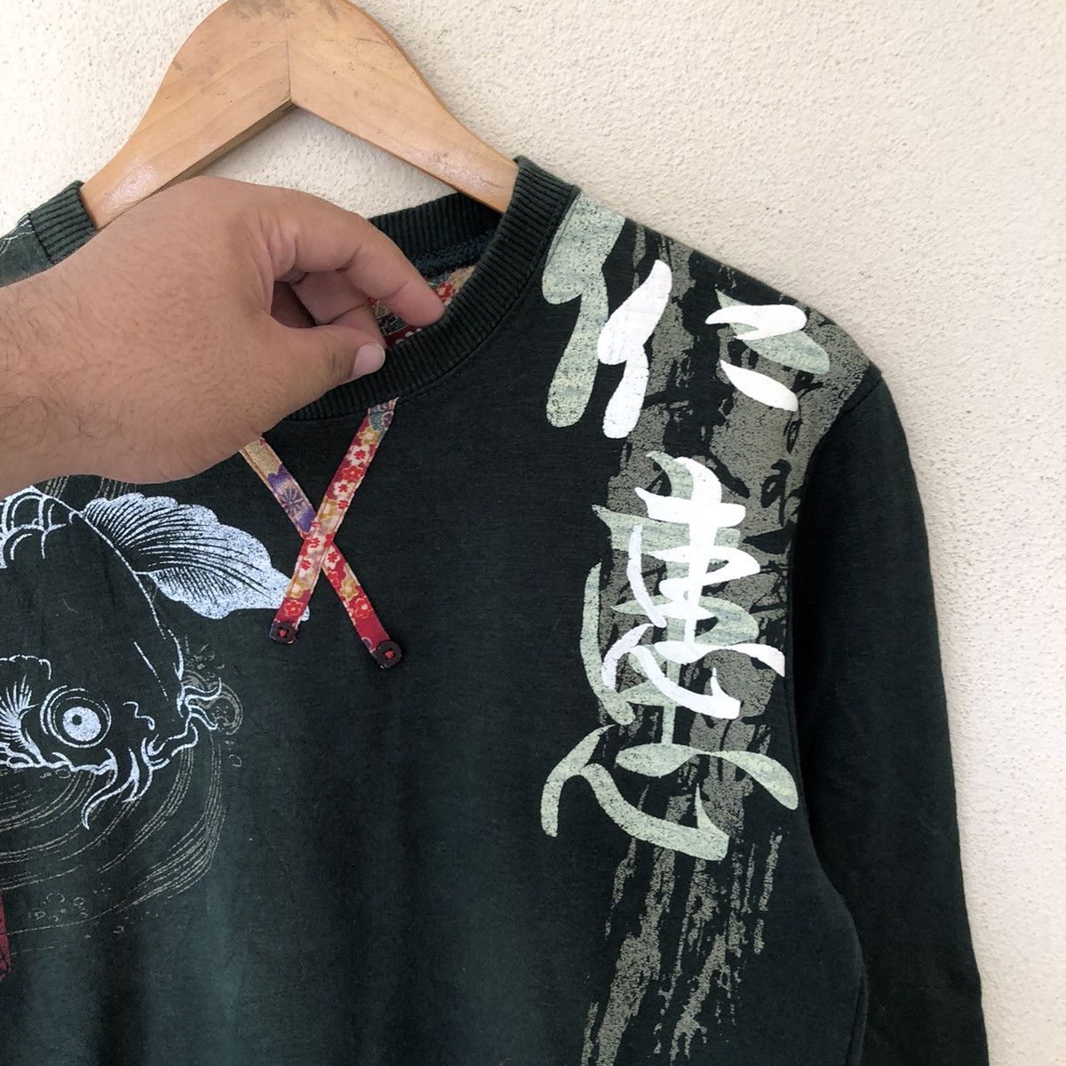 Japanese Brand VINTAGE LONG SLEEVE SWEATSHIRT KOI FISH SUKAJAN FULL PRINT Size US M / EU 48-50 / 2 - 7 Thumbnail