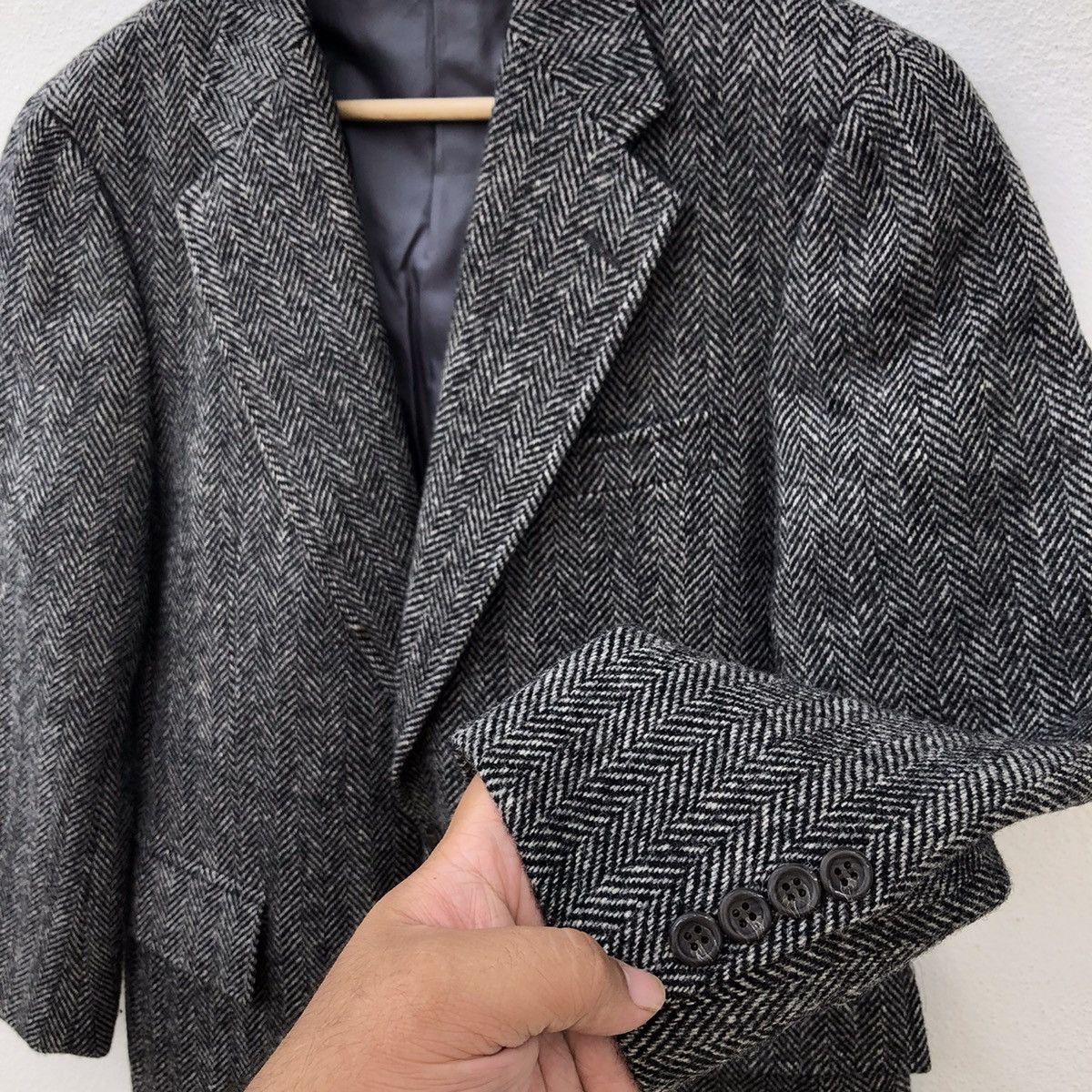 Harris Tweed HAND WOVEN HARRIS TWEED 100% WOOL COAT NEW YORKER Size US M / EU 48-50 / 2 - 4 Thumbnail