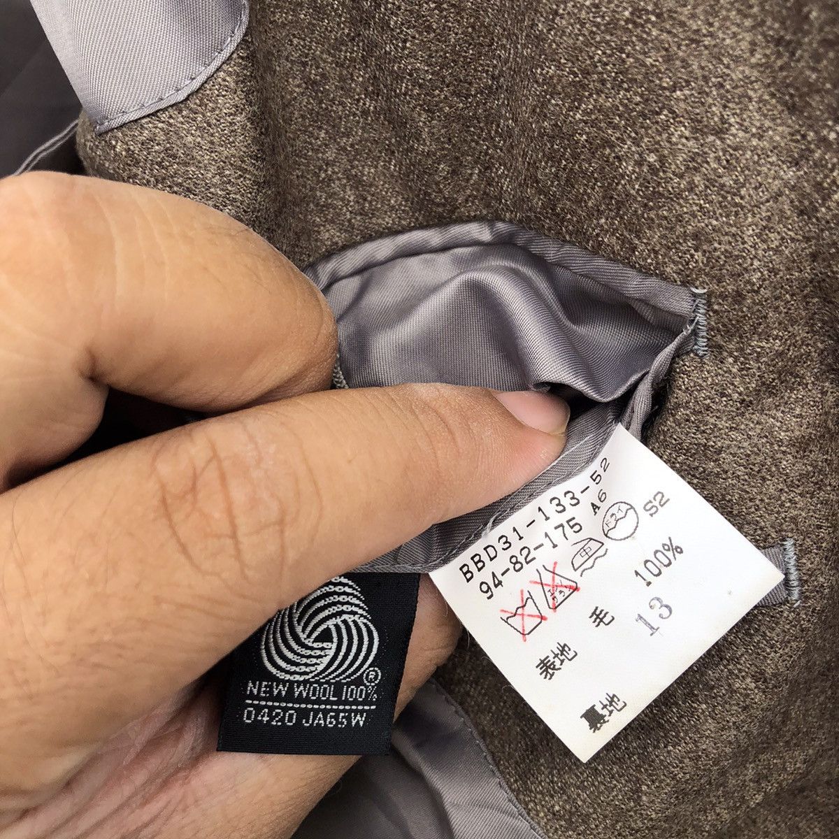 Burberry BURBERRY CASUAL COAT RARE DESIGN TASMANIA WOOL Size US M / EU 48-50 / 2 - 9 Thumbnail