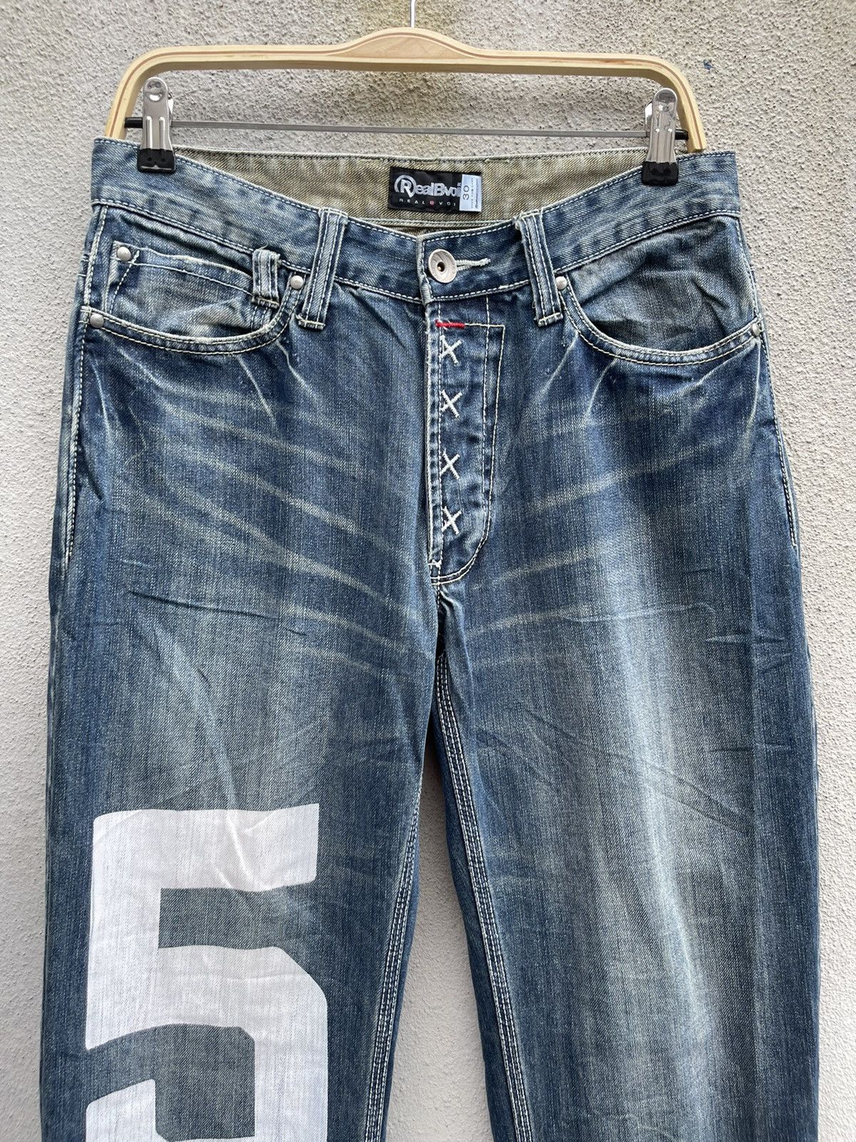 Japanese Brand REALBVOICE INTERNATIONAL PRINTED DISTRESSED DENIM Size US 32 / EU 48 - 11 Thumbnail