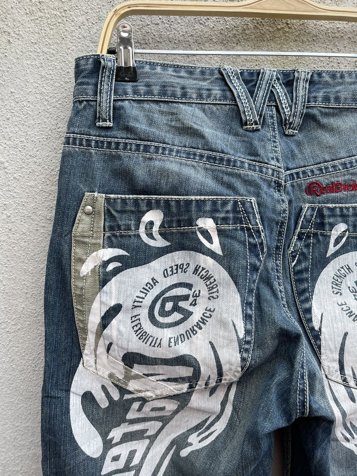Japanese Brand REALBVOICE INTERNATIONAL PRINTED DISTRESSED DENIM Size US 32 / EU 48 - 2 Thumbnail